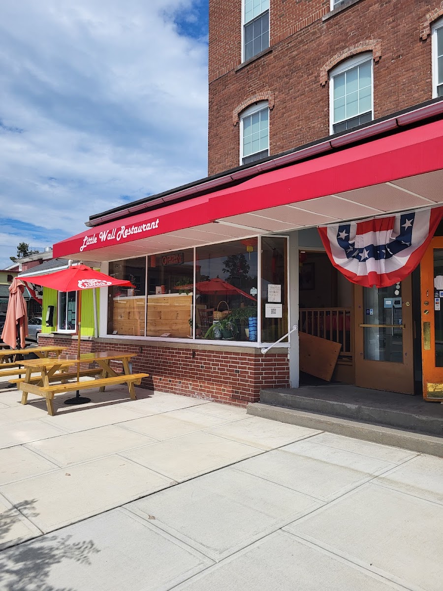 Little Wall Restaurant